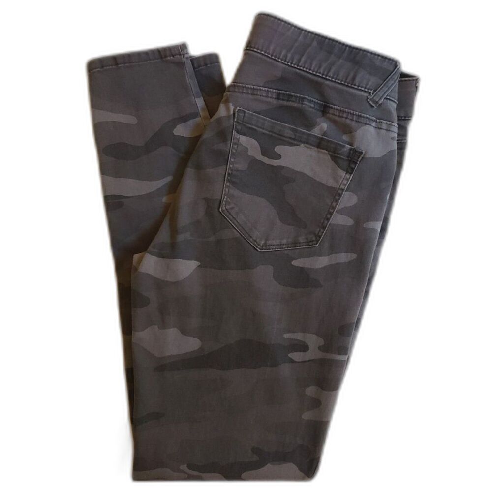 Democracy - "Ab" Technology - Straight-Leg Pants - Camo Print - Women Size 4 - Picture 3 of 8